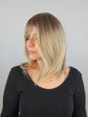 Peruka "Mona" blond ombre, włosy półdługie z grzywką na boki, cieniowane końcówki, damska syntetyczna - termiczna