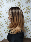 Peruka "Joanna 2" kolor ciepy blond z odrostem, fryzura Bob włosy półdługie proste z grzywką, damska syntetyczna - termiczna