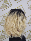 Peruka "Marlena" Lace Front, kolor blond ombre, fryzura półdługie falowane włosy, damska syntetyczna - termiczna