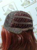 Peruka "Scarlet" kolor bordo z refleksami, fryzura włosy długie lekko falowane bez grzywki, damska syntetyczna termiczna