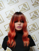Peruka "Zoja" kolor rudy Balayage, fryzura włosy półdługie falowane z grzywką, damska syntetyczna - termiczna