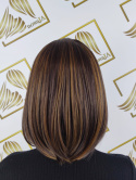 Peruka "Yara" z opaską, kolor brąz z refleksami, fryzura półdługie proste włosy z czarna opaską, damska syntetyczna - termiczna