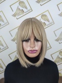 Peruka "Iga" kolor blond balayage, fryzura Bob z dłuższą grzywką, damska syntetyczna - termiczna